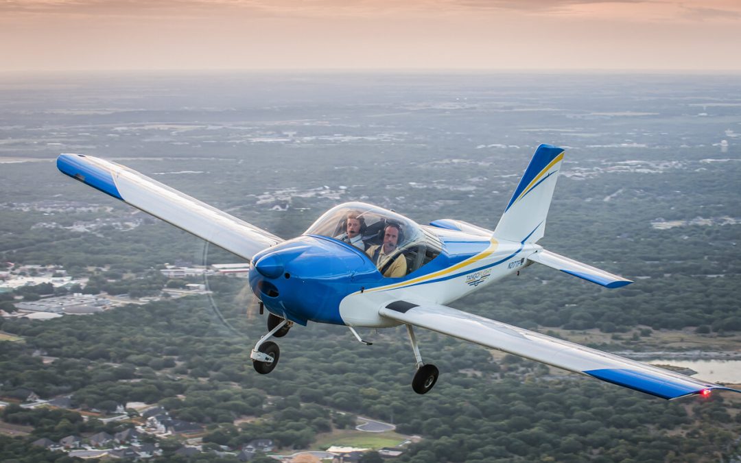 Mobile Students Build An Airplane